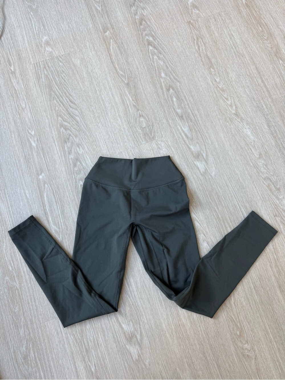 Crop Shop Boutique Serenity Invisible Scrunch Legging in Deep Olive - Picture 6 of 9